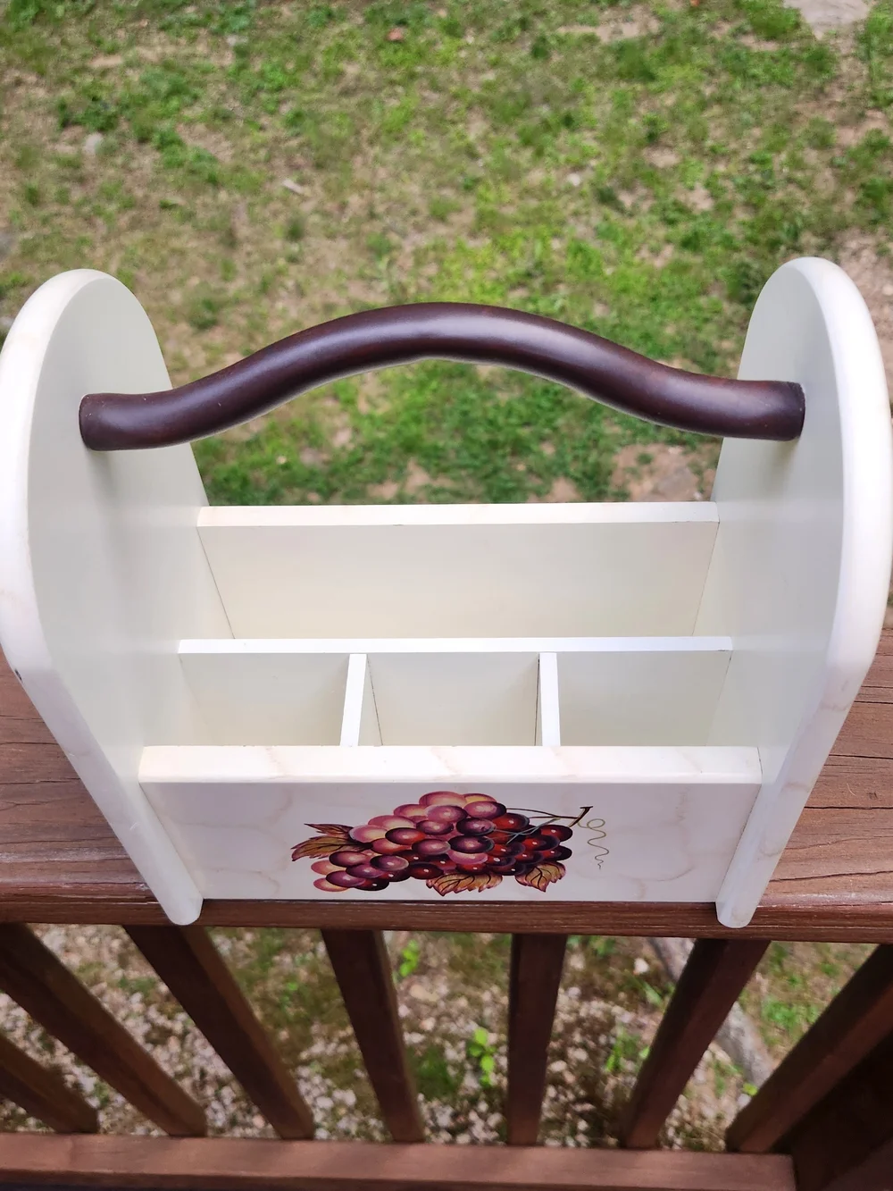 Pomerantz Wooden Utensil Caddy with Grape Motif